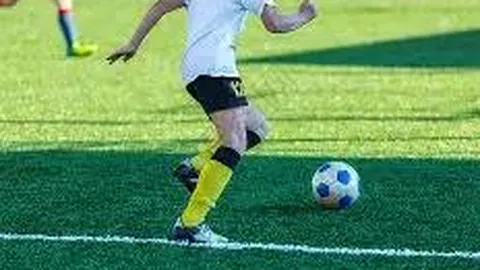 中国男篮亚洲杯决赛惊险惜败澳洲，虽败犹荣赢得尊敬